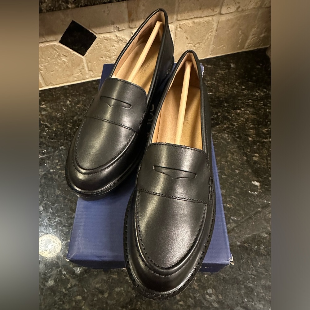 Rockport Kacey Penny size 7 NIB